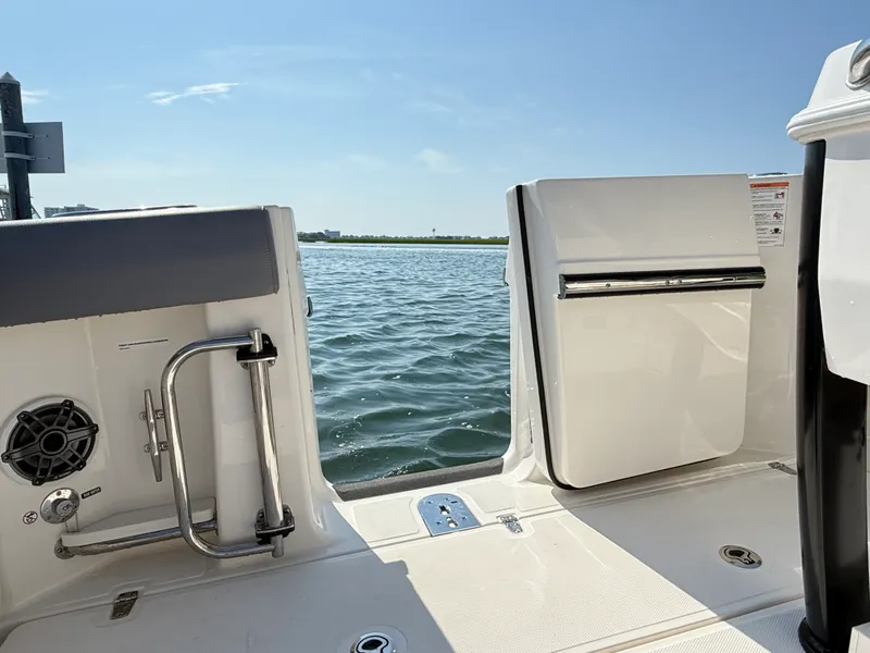 Slide: The Image of Boston Whaler 280 Outrage 2026 - 26