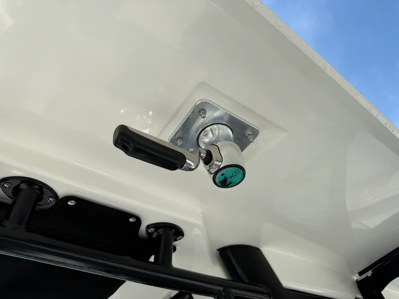 Slide: The Image of Boston Whaler 280 Outrage 2026 - 24