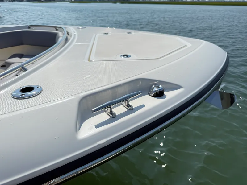 Slide: The Image of Boston Whaler 280 Outrage 2026 - 32