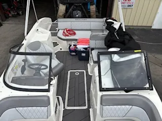 Slide: The Image of Bayliner DX2200 2023 - 10