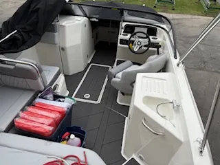 Slide: The Image of Bayliner DX2200 2023 - 5