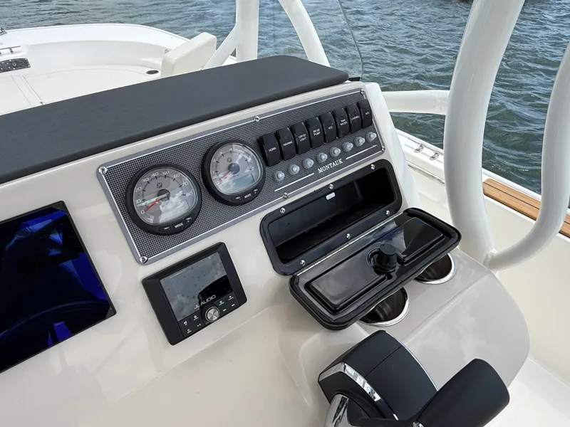 Slide: The Image of Boston Whaler 210 Montauk 2027 - 16