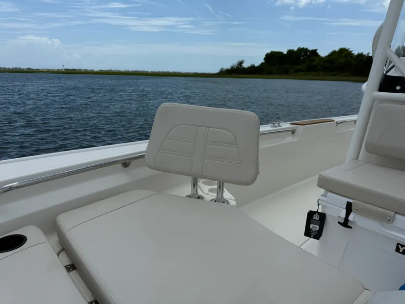 Slide: The Image of Boston Whaler 210 Montauk 2027 - 20