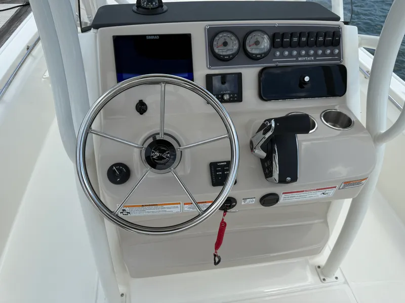 Slide: The Image of Boston Whaler 210 Montauk 2027 - 15