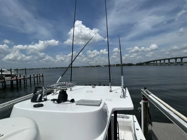 Slide: The Image of Sea Hunter 28 FLORIDIAN 2019 - 16