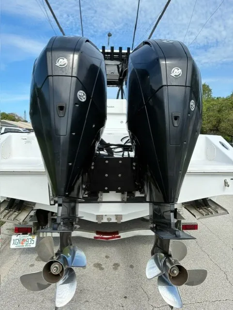 Slide: The Image of Sea Hunter 28 FLORIDIAN 2019 - 6