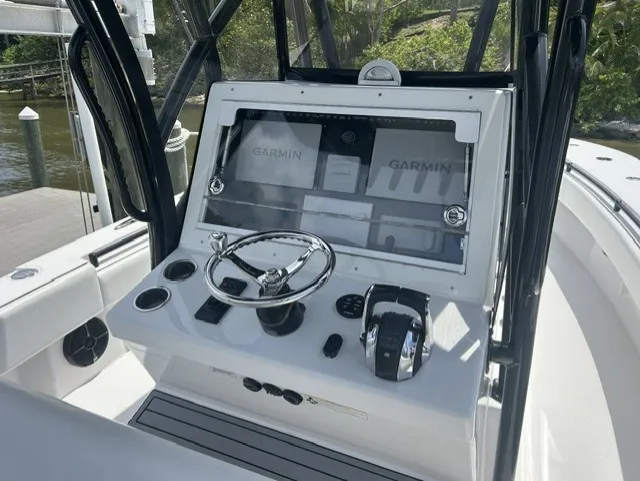 Slide: The Image of Sea Hunter 28 FLORIDIAN 2019 - 8