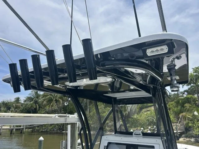 Slide: The Image of Sea Hunter 28 FLORIDIAN 2019 - 24