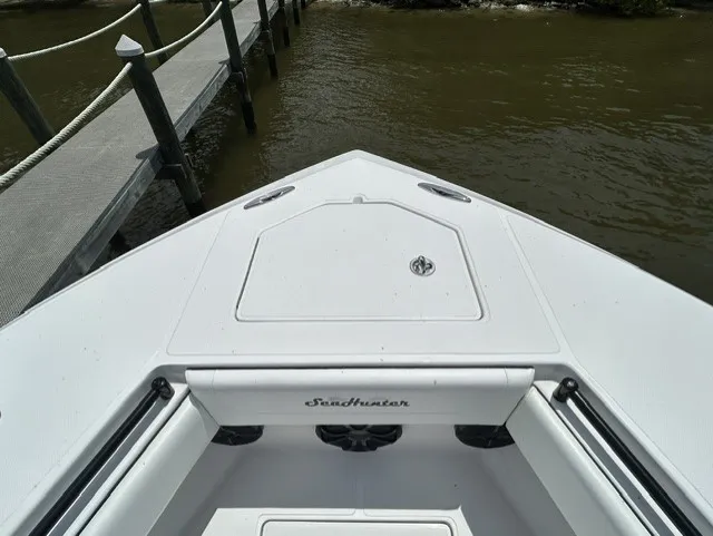 Slide: The Image of Sea Hunter 28 FLORIDIAN 2019 - 12