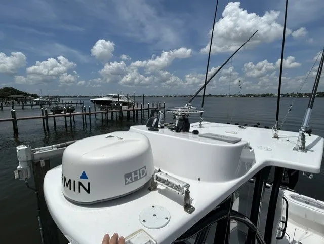Slide: The Image of Sea Hunter 28 FLORIDIAN 2019 - 15