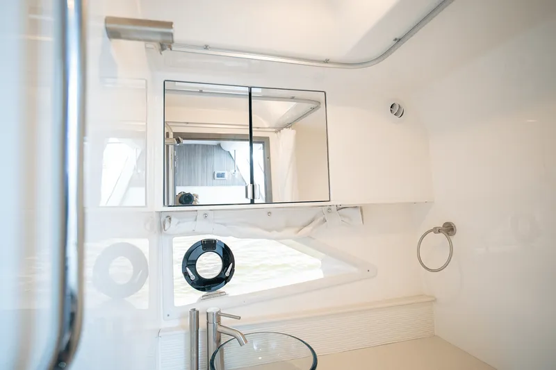 Slide: The Image of Sea Ray Sundancer 320 Outboard 2026 - 28