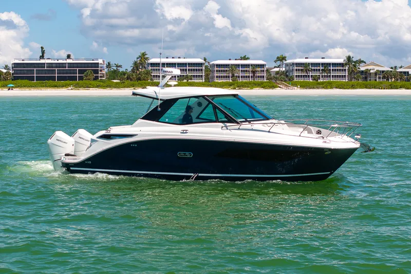 Slide: The Image of Sea Ray Sundancer 320 Outboard 2026 - 39