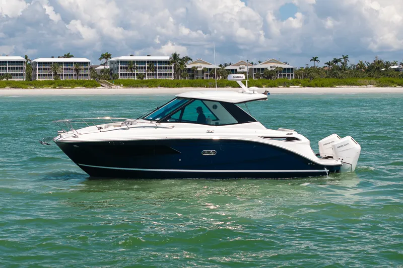 Slide: The Image of Sea Ray Sundancer 320 Outboard 2026 - 44