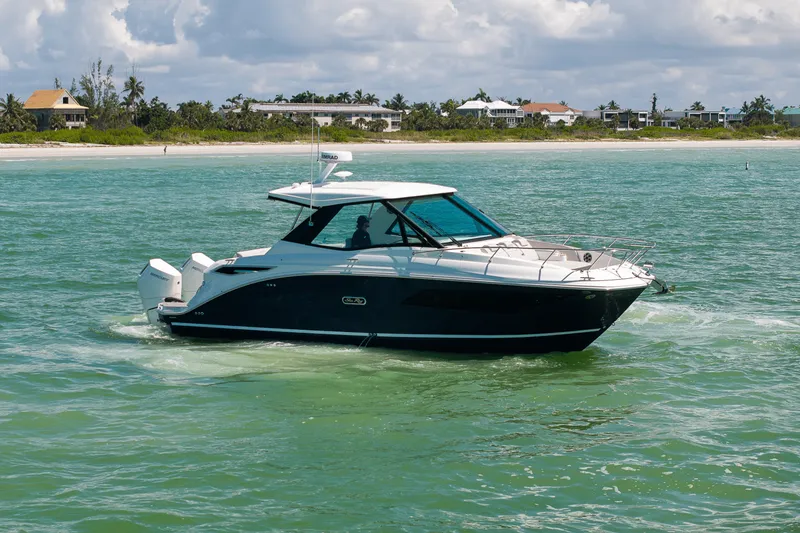Slide: The Image of Sea Ray Sundancer 320 Outboard 2026 - 48