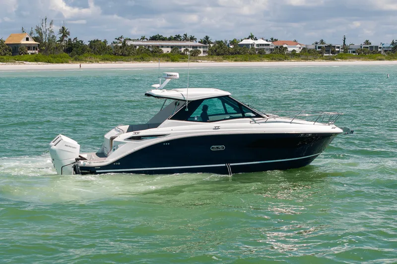 Slide: The Image of Sea Ray Sundancer 320 Outboard 2026 - 50