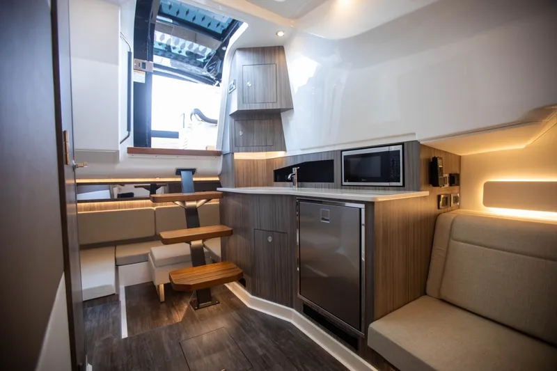 Slide: The Image of Sea Ray Sundancer 370 Outboard 2026 - 50
