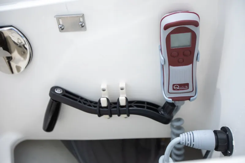 Slide: The Image of Sea Ray Sundancer 370 Outboard 2026 - 79