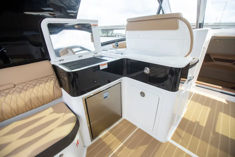 Slide: The Image of Sea Ray Sundancer 370 Outboard 2026 - 27