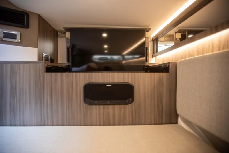 Slide: The Image of Sea Ray Sundancer 370 Outboard 2026 - 54