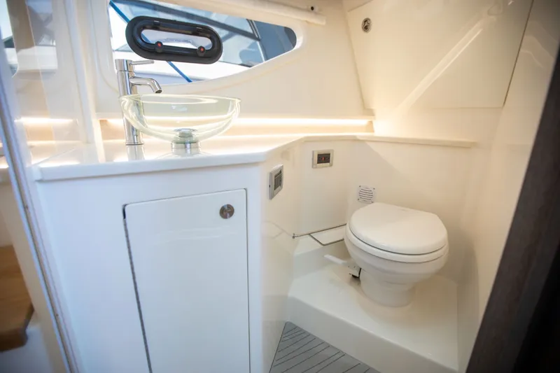 Slide: The Image of Sea Ray Sundancer 370 Outboard 2026 - 63