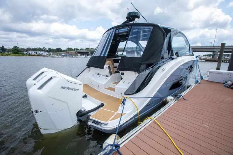 Slide: The Image of Sea Ray Sundancer 370 Outboard 2026 - 13