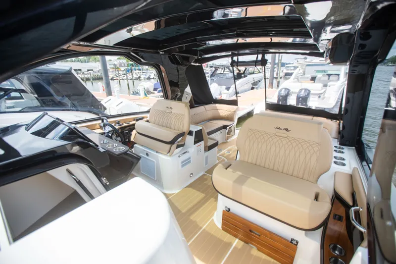 Slide: The Image of Sea Ray Sundancer 370 Outboard 2026 - 67