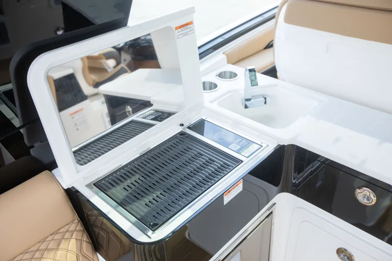 Slide: The Image of Sea Ray Sundancer 370 Outboard 2026 - 29