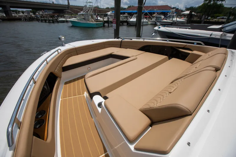 Slide: The Image of Sea Ray Sundancer 370 Outboard 2026 - 71
