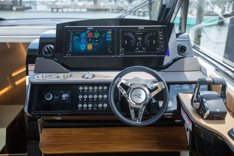 Slide: The Image of Sea Ray Sundancer 370 Outboard 2026 - 40