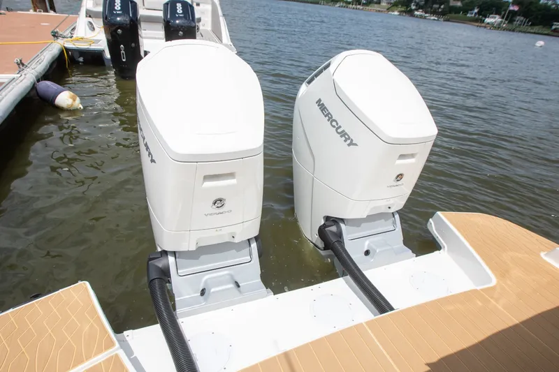 Slide: The Image of Sea Ray Sundancer 370 Outboard 2026 - 17