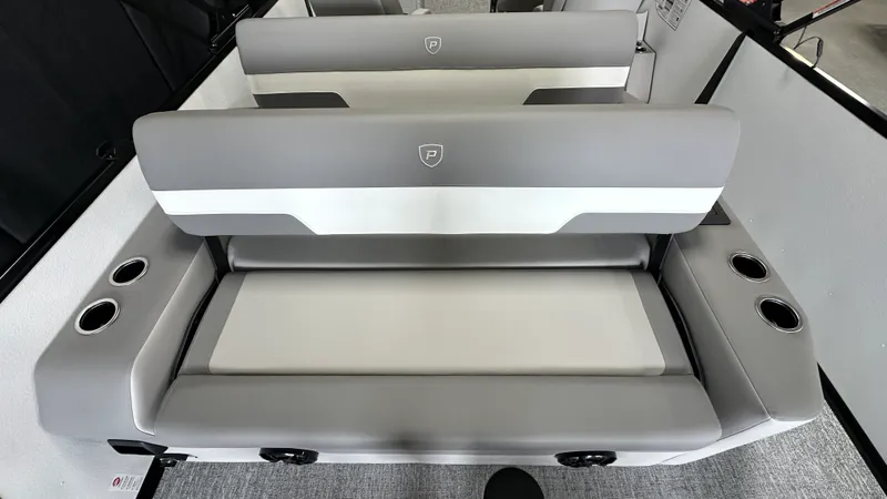 Slide: The Image of Premier 230SUNSATION 2027 - 16