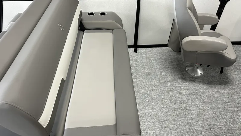 Slide: The Image of Premier 230SUNSATION 2027 - 25