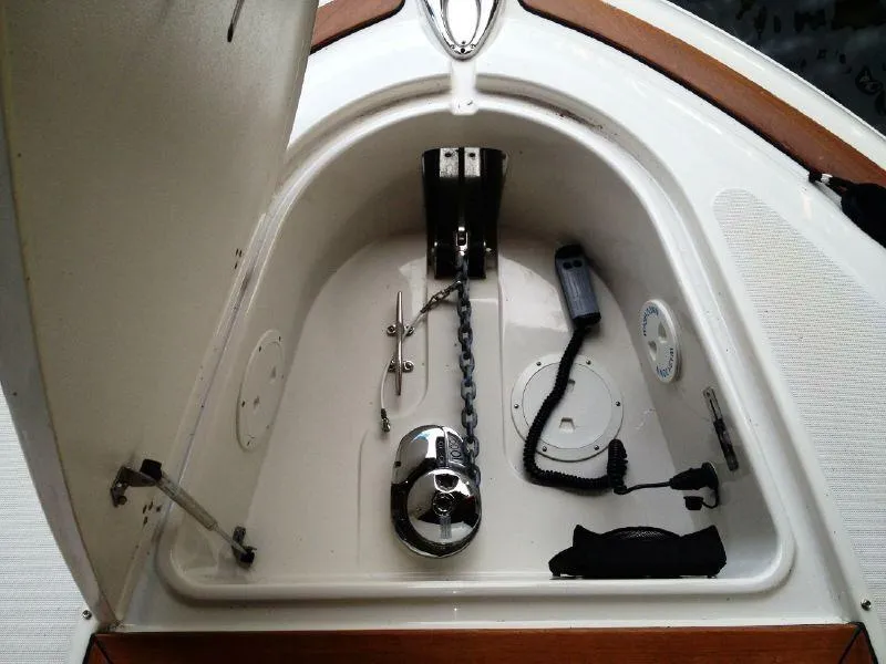 Slide: The Image of Windlass Remote - 27