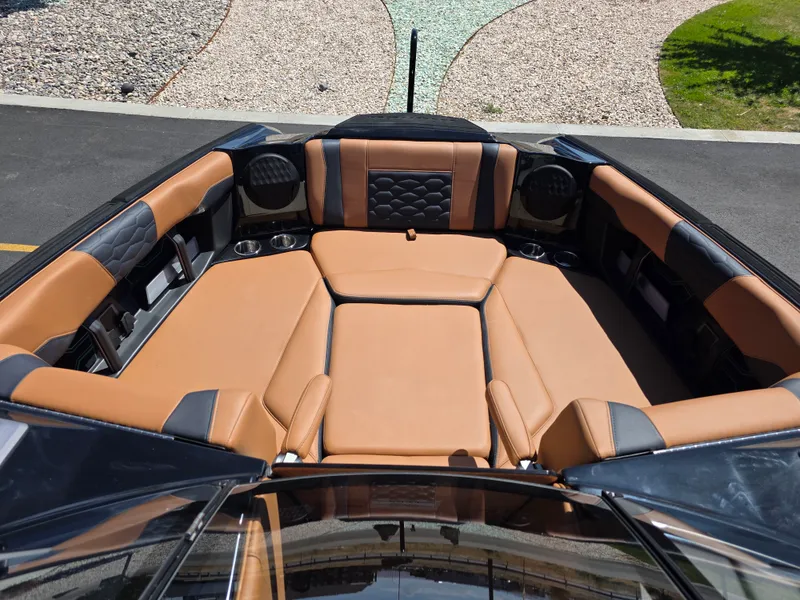 Slide: The Image of Malibu 24 MXZ 2026 - 16