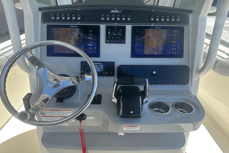 Slide: The Image of Boston Whaler 280 OUTRAGE 2024 - 2