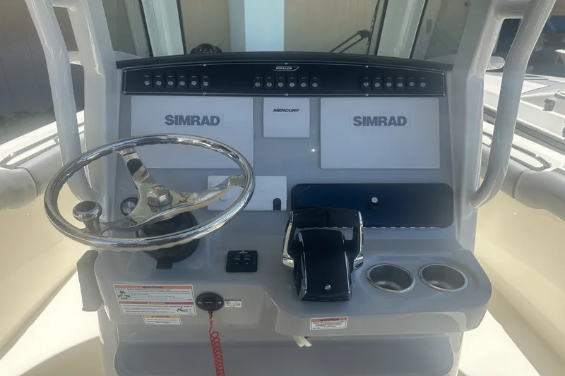 Slide: The Image of Boston Whaler 280 OUTRAGE 2024 - 20