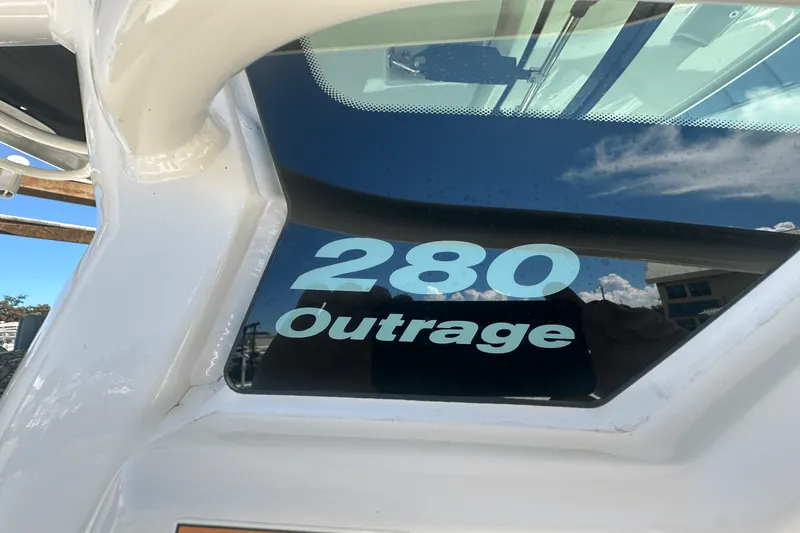 Slide: The Image of Boston Whaler 280 OUTRAGE 2024 - 24