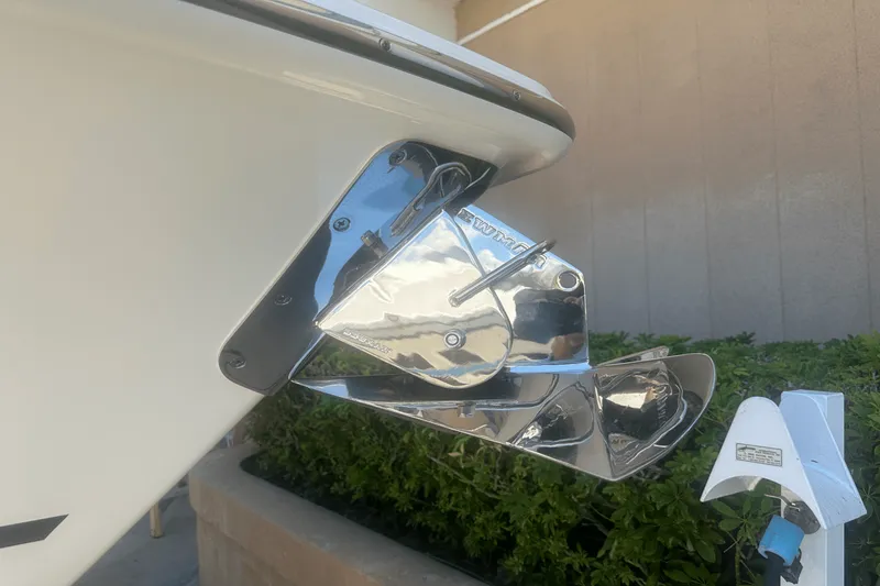 Slide: The Image of Boston Whaler 280 OUTRAGE 2024 - 43