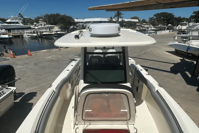 Slide: The Image of Boston Whaler 280 OUTRAGE 2024 - 9