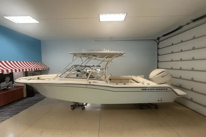 Slide: The Image of Grady-White Freedom 235 2026 - 2