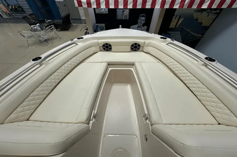 Slide: The Image of Grady-White Freedom 235 2026 - 20