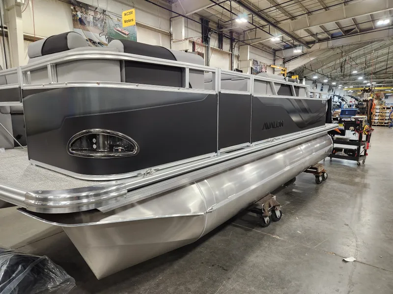 Slide: The Image of Avalon Venture Rear Fish - 19 FT 2026 - 8