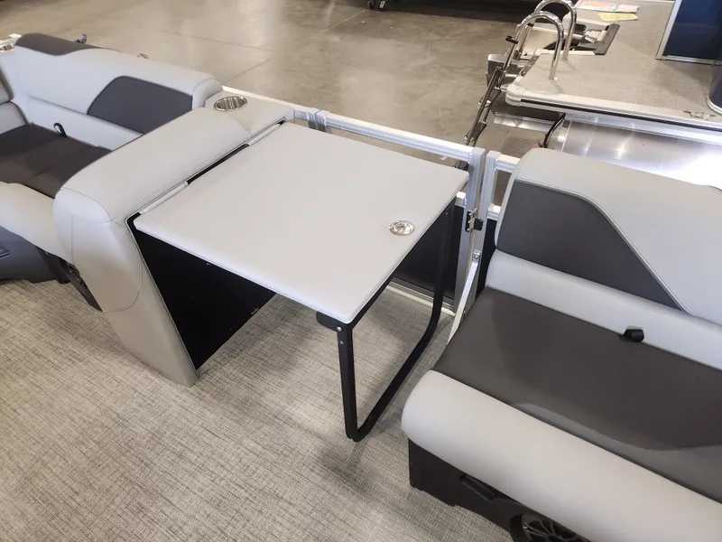 The Image of Avalon Venture Rear Fish - 19 FT 2026 - 0