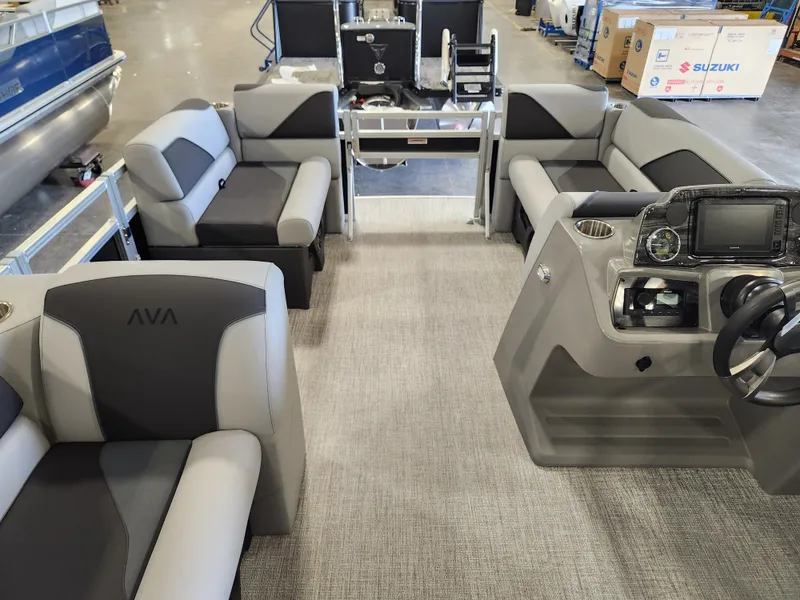 Slide: The Image of Avalon Venture Rear Fish - 19 FT 2026 - 5