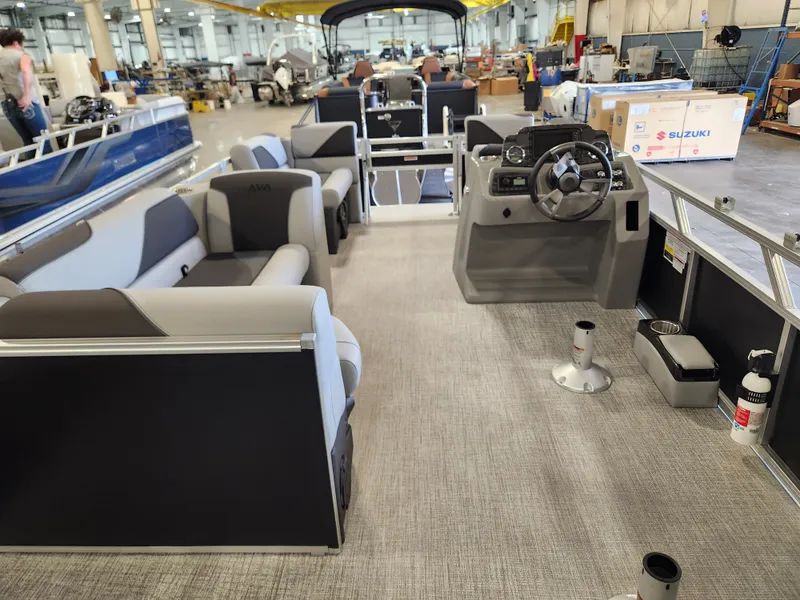 Slide: The Image of Avalon Venture Rear Fish - 19 FT 2026 - 4