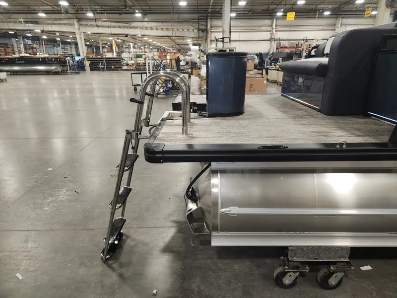 Slide: The Image of Avalon Venture Cruise Rear Bench - 19 FT 2026 - 5