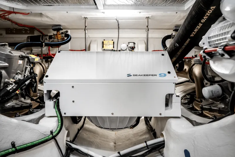 Slide: The Image of Cruisers Yachts 57 FLY 2026 - 82