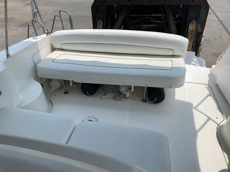 Slide: The Image of Sea Ray 300 Sundancer 2002 - 4