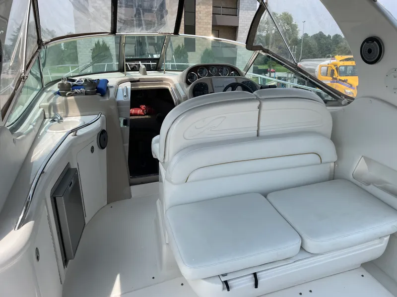 Slide: The Image of Sea Ray 300 Sundancer 2002 - 9