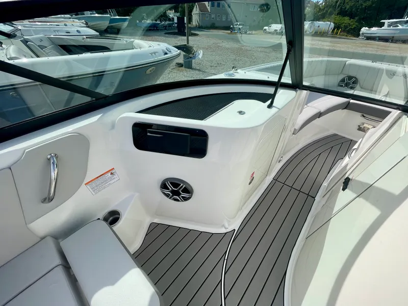 Slide: The Image of Sea Ray SDX 230 Outboard 2026 - 12